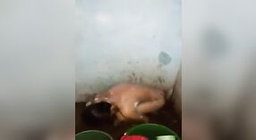 Bojo desa indian India kanthi dodo gedhe bakal intim karo kanca-kanca bojo ing video webcam amatir 4 min 20 sec