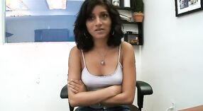 Desi babe Deepsikas hardcore film ervaring 3 min 50 sec