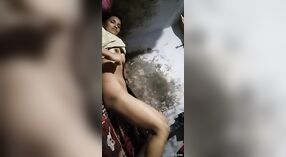 Ibu rumah tangga India menjadi kacau di webcam 0 min 0 sec