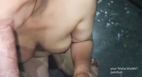 Vidéo POV d'une tante indienne poilue baisant son beau-fils 0 minute 40 sec