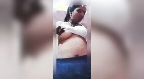 Indian housewife reveals her big breasts during video call 1 min 00 sec