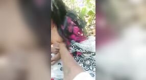 Sexo al aire libre con chica de pueblo en Odia para tu placer 1 mín. 00 sec