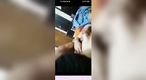 Video TikTok viral Honeymooners bocor dengan pers payudara dan jilatan vagina 1 min 50 sec