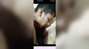 Video TikTok viral Honeymooners bocor dengan pers payudara dan jilatan vagina 2 min 20 sec